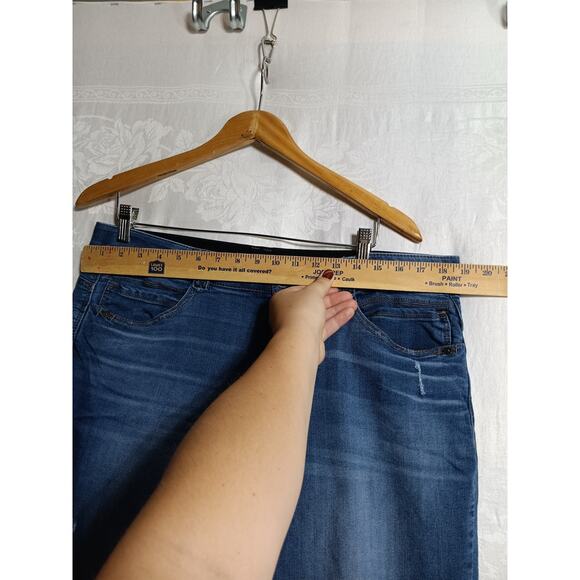 Democracy Jeans 16 AB Solution Blue Denim Straight Leg Elastic Waist Comfort - Picture 8 of 16